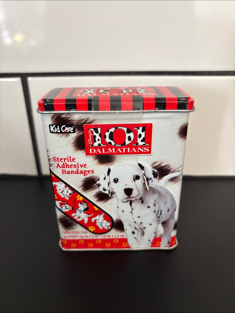 Vintage 90's Disney's
101 Dalmatians Bandages & Tin
NWT
